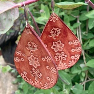 Handmade genuine Leather veg tan earrings 🦋